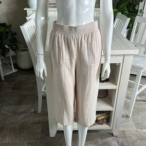 Light Beige Cropped Pants